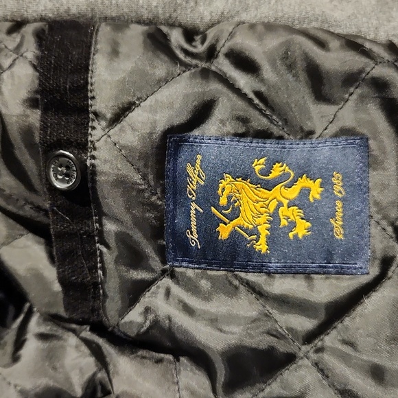 Men's Tommy Hilfiger Jacket with Hood. Size XL - Picture 4 of 12